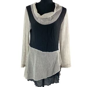 Lilly by Firmiana black and gray lagenlook tunic net cowlneck polyester SZ med